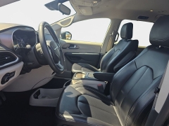 Used 2023  Chrysler Pacifica Touring L FWD at Dime Down by Frank Leta near Bridgeton&comma; MO