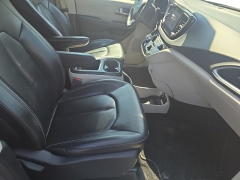 Used 2023  Chrysler Pacifica Touring L FWD at Dime Down by Frank Leta near Bridgeton&comma; MO
