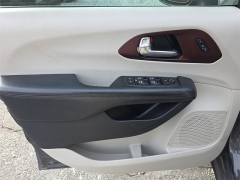 Used 2020  Chrysler Pacifica Limited FWD at Dime Down by Frank Leta near Bridgeton, MO