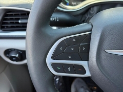 Used 2024  Chrysler Pacifica Hybrid Select FWD at Dime Down by Frank Leta near Bridgeton&comma; MO
