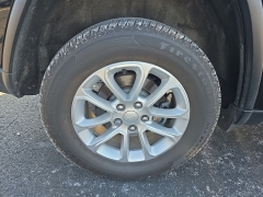 Used 2021  Jeep Grand Cherokee Laredo X 4x4 at Dime Down by Frank Leta near Bridgeton&comma; MO