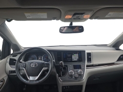 Used 2017  Toyota Sienna Limited Premium FWD 7-Passenger &lpar;Natl&rpar; at Dime Down by Frank Leta near Bridgeton&comma; MO