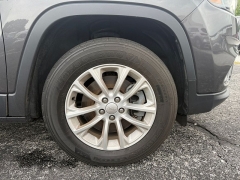Used 2022  Jeep Cherokee Latitude Lux 4x4 at Dime Down by Frank Leta near Bridgeton&comma; MO