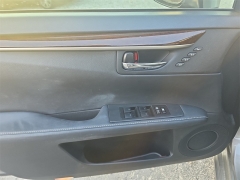 Used 2015  Lexus ES 350 4dr Sdn at Dime Down by Frank Leta near Bridgeton&comma; MO