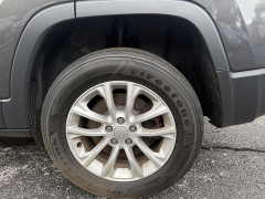 Used 2022  Jeep Cherokee Latitude Lux 4x4 at Dime Down by Frank Leta near Bridgeton&comma; MO