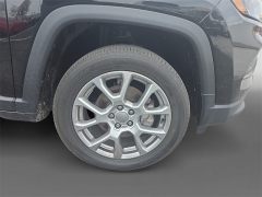 Used 2022  Jeep Compass Latitude Lux 4x4 at Dime Down by Frank Leta near Bridgeton&comma; MO