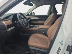 Used 2025  Toyota Grand Highlander Platinum AWD at Dime Down by Frank Leta near Bridgeton&comma; MO