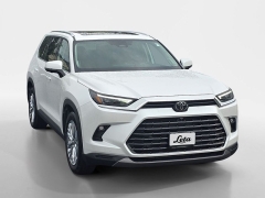 Used 2025  Toyota Grand Highlander Platinum AWD at Dime Down by Frank Leta near Bridgeton&comma; MO