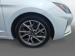 Used 2020  Hyundai Elantra Limited IVT SULEV at Dime Down by Frank Leta near Bridgeton&comma; MO