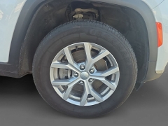 Used 2021  Jeep Grand Cherokee L Limited 4x4 at Dime Down by Frank Leta near Bridgeton&comma; MO