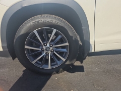 Used 2018  Toyota Highlander SE V6 AWD &lpar;Natl&rpar; at Dime Down by Frank Leta near Bridgeton&comma; MO