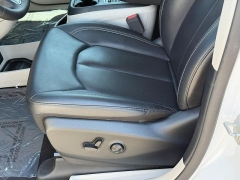 Used 2024  Chrysler Pacifica Hybrid Select FWD at Dime Down by Frank Leta near Bridgeton&comma; MO