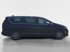 Used 2023  Chrysler Pacifica Touring L FWD at Dime Down by Frank Leta near Bridgeton&comma; MO