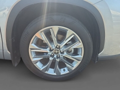 Used 2022  Toyota Highlander Limited AWD at Dime Down by Frank Leta near Bridgeton&comma; MO