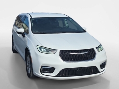 Used 2023  Chrysler Pacifica Touring L FWD at Dime Down by Frank Leta near Bridgeton&comma; MO