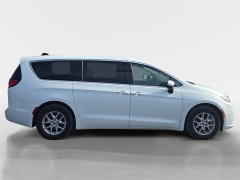 Used 2023  Chrysler Pacifica Touring L FWD at Dime Down by Frank Leta near Bridgeton&comma; MO