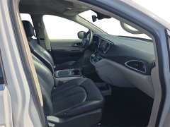 Used 2023  Chrysler Pacifica Touring L FWD at Dime Down by Frank Leta near Bridgeton&comma; MO