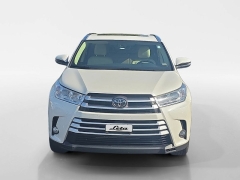 Used 2018  Toyota Highlander SE V6 AWD &lpar;Natl&rpar; at Dime Down by Frank Leta near Bridgeton&comma; MO