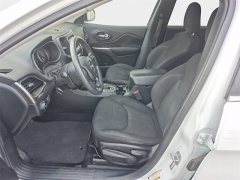 Used 2019  Jeep Cherokee 4d SUV FWD Latitude 2&period;4L at Dime Down by Frank Leta near Bridgeton&comma; MO