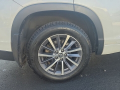 Used 2018  Toyota Highlander SE V6 AWD &lpar;Natl&rpar; at Dime Down by Frank Leta near Bridgeton&comma; MO