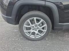 Used 2022  Jeep Compass Latitude Lux 4x4 at Dime Down by Frank Leta near Bridgeton&comma; MO