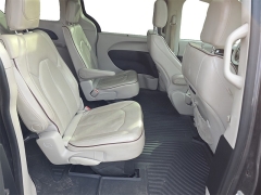 Used 2020  Chrysler Pacifica Limited FWD at Dime Down by Frank Leta near Bridgeton, MO