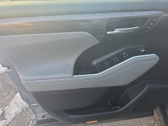 Used 2023  Toyota Highlander XLE AWD at Dime Down by Frank Leta near Bridgeton&comma; MO