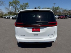Used 2024  Chrysler Pacifica Hybrid Select FWD at Dime Down by Frank Leta near Bridgeton&comma; MO