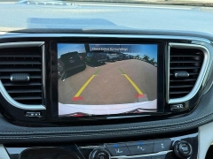 Used 2024  Chrysler Pacifica Hybrid Select FWD at Dime Down by Frank Leta near Bridgeton&comma; MO