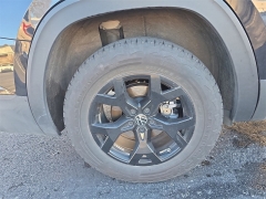 Used 2024  Volkswagen Atlas 2&period;0T Peak Edition SE w&sol;Tech 4MOTION at Dime Down by Frank Leta near Bridgeton&comma; MO