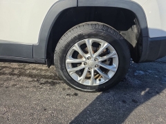 Used 2019  Jeep Cherokee 4d SUV FWD Latitude 2&period;4L at Dime Down by Frank Leta near Bridgeton&comma; MO