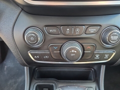 Used 2019  Jeep Cherokee 4d SUV FWD Latitude 2&period;4L at Dime Down by Frank Leta near Bridgeton&comma; MO