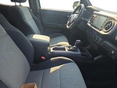 Used 2022  Toyota Tacoma 4WD TRD Sport Double Cab 5' Bed V6 MT &lpar;Natl&rpar; at Dime Down by Frank Leta near Bridgeton&comma; MO