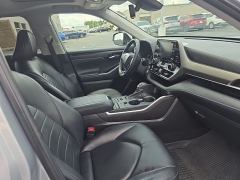 Used 2021 Toyota Highlander XLE AWD at Dime Down by Frank Leta near Bridgeton, MO