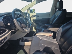 Used 2023  Chrysler Pacifica Touring L FWD at Dime Down by Frank Leta near Bridgeton&comma; MO