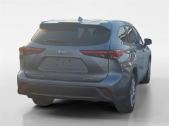 Used 2023  Toyota Highlander XLE AWD at Dime Down by Frank Leta near Bridgeton&comma; MO