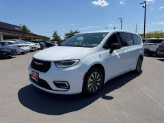 Used 2024  Chrysler Pacifica Hybrid Select FWD at Dime Down by Frank Leta near Bridgeton&comma; MO
