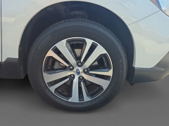 Used 2019  Subaru Outback 4d SUV 2&period;5i Limited at Dime Down by Frank Leta near Bridgeton&comma; MO