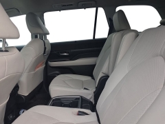 Used 2024  Toyota Grand Highlander XLE AWD at Dime Down by Frank Leta near Bridgeton&comma; MO