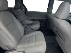 Used 2017  Toyota Sienna Limited Premium FWD 7-Passenger &lpar;Natl&rpar; at Dime Down by Frank Leta near Bridgeton&comma; MO