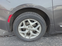 Used 2020  Chrysler Pacifica Limited FWD at Dime Down by Frank Leta near Bridgeton, MO