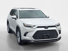 Used 2025  Toyota Grand Highlander Platinum AWD at Dime Down by Frank Leta near Bridgeton&comma; MO