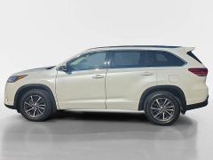 Used 2018  Toyota Highlander SE V6 AWD &lpar;Natl&rpar; at Dime Down by Frank Leta near Bridgeton&comma; MO