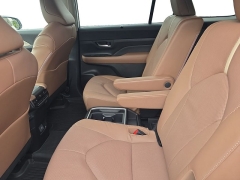 Used 2025  Toyota Grand Highlander Platinum AWD at Dime Down by Frank Leta near Bridgeton&comma; MO