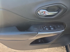 Used 2019  Jeep Cherokee 4d SUV FWD Latitude 2&period;4L at Dime Down by Frank Leta near Bridgeton&comma; MO