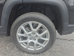 Used 2022  Jeep Compass Latitude Lux 4x4 at Dime Down by Frank Leta near Bridgeton&comma; MO