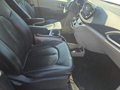Used 2023  Chrysler Pacifica Touring L FWD at Dime Down by Frank Leta near Bridgeton&comma; MO
