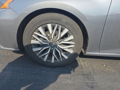 Used 2024  Nissan Altima 2&period;5 SV Sedan at Dime Down by Frank Leta near Bridgeton&comma; MO