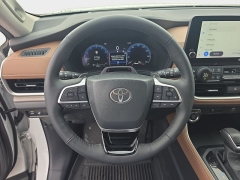 Used 2025  Toyota Grand Highlander Platinum AWD at Dime Down by Frank Leta near Bridgeton&comma; MO