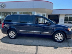 Used 2013 Chrysler Town & Country 4d Wagon Touring at VerHage Auto Sales near Holland, MI